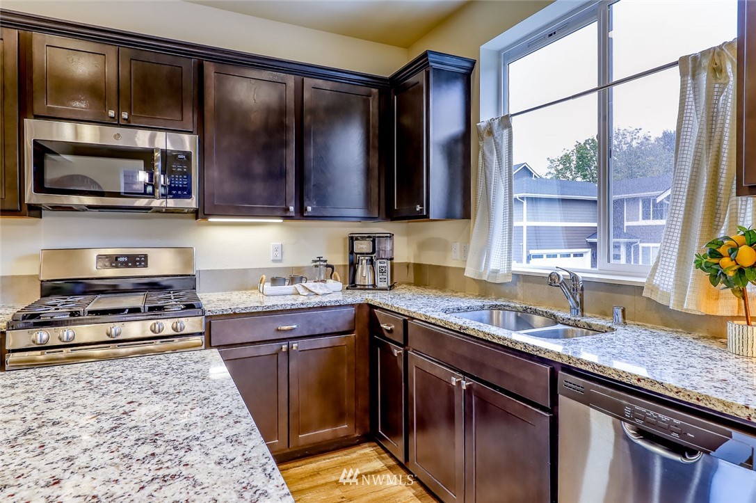 2537 Filbert Avenue Bremerton, WA 98310 - Photo 8 of 29 Gallery Image 8