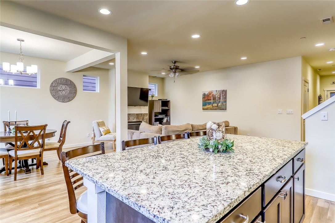 2537 Filbert Avenue Bremerton, WA 98310 - Photo 9 of 29 Gallery Image 9