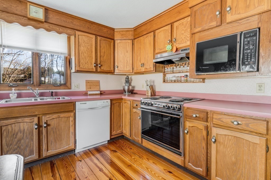 88 Scantic Road Hampden, MA 01036 - Photo 4 of 29