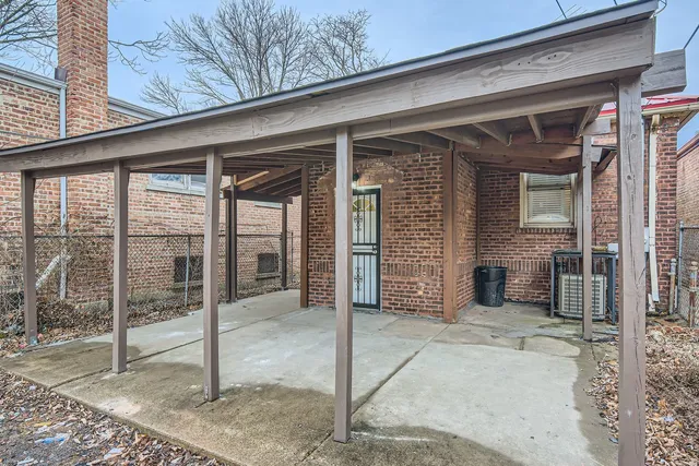 $279,000 | 8757 South Paxton Avenue, Chicago, IL 60617