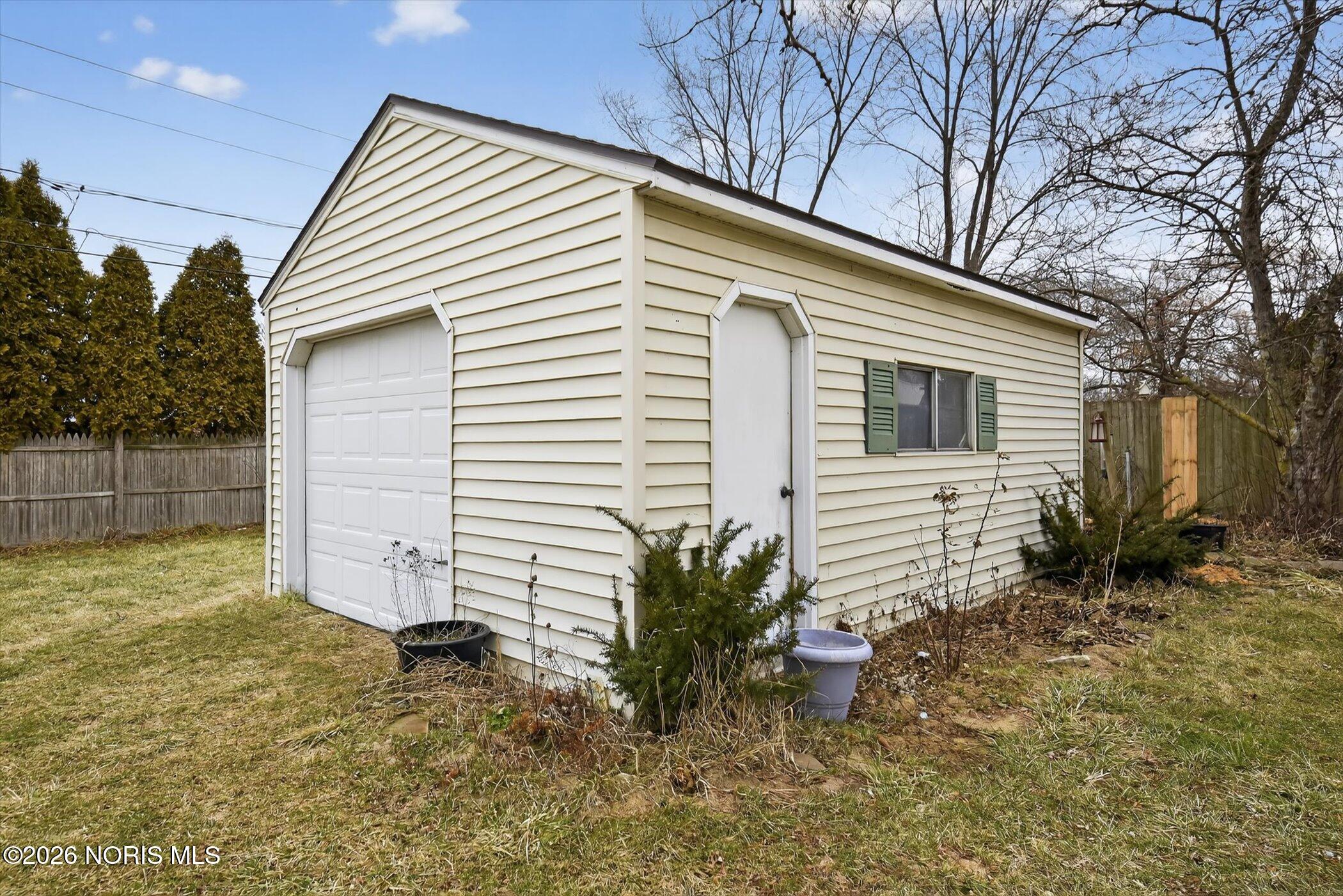 5920 North River Road Waterville, OH 43566 - Photo 2 of 4 51-5920-N-River-Rd-Windowstill