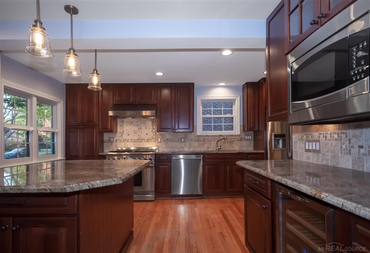 820 Lincoln Road Grosse Pointe, MI 48230 - Photo 9 of 49 Gallery Image 9