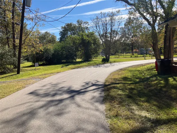 $135,000 | 320 Tomlinson Street, Sour Lake, TX 77659
