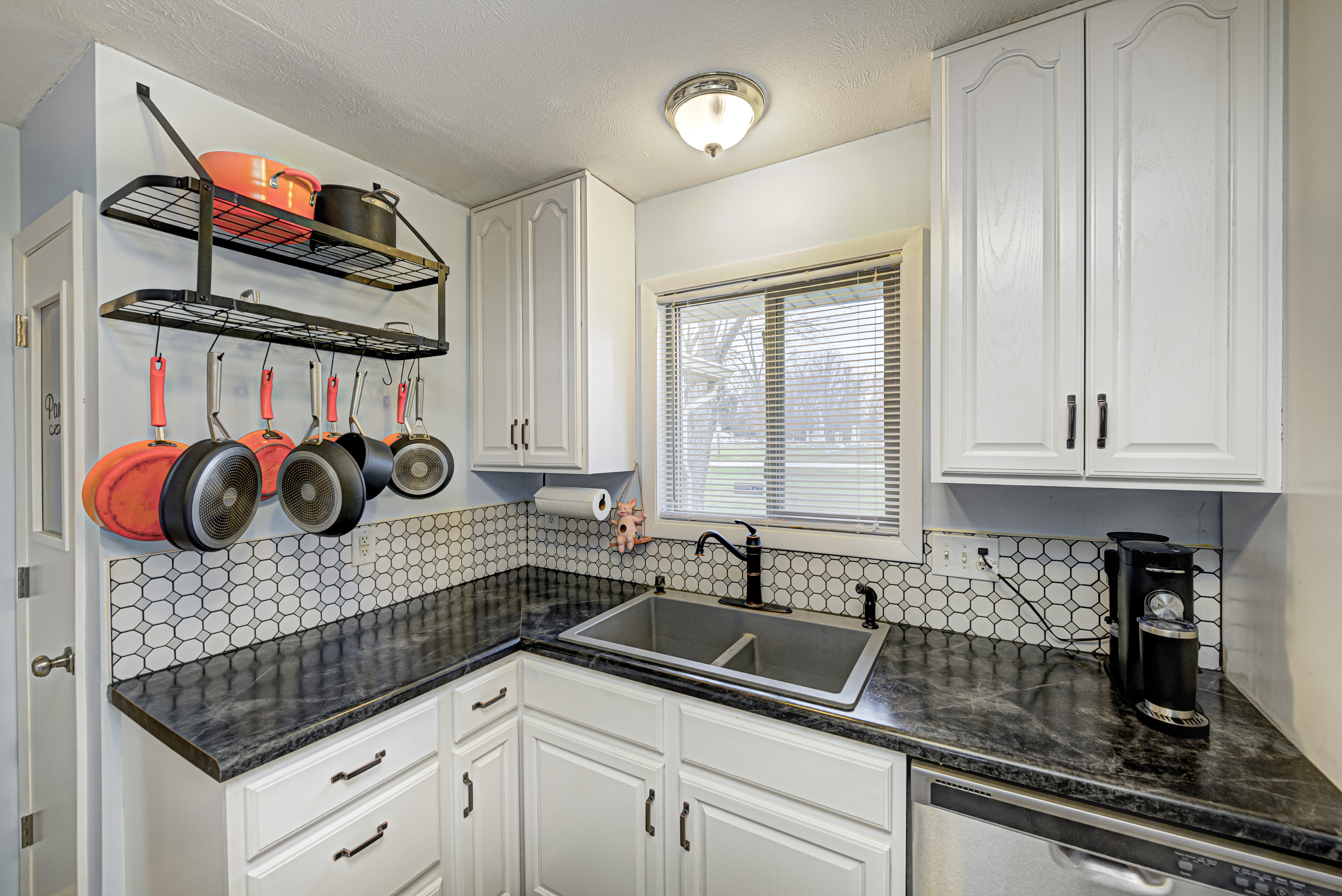 6451 East Southport Road Indianapolis, IN 46237 - Photo 5 of 15 Gallery Image 5