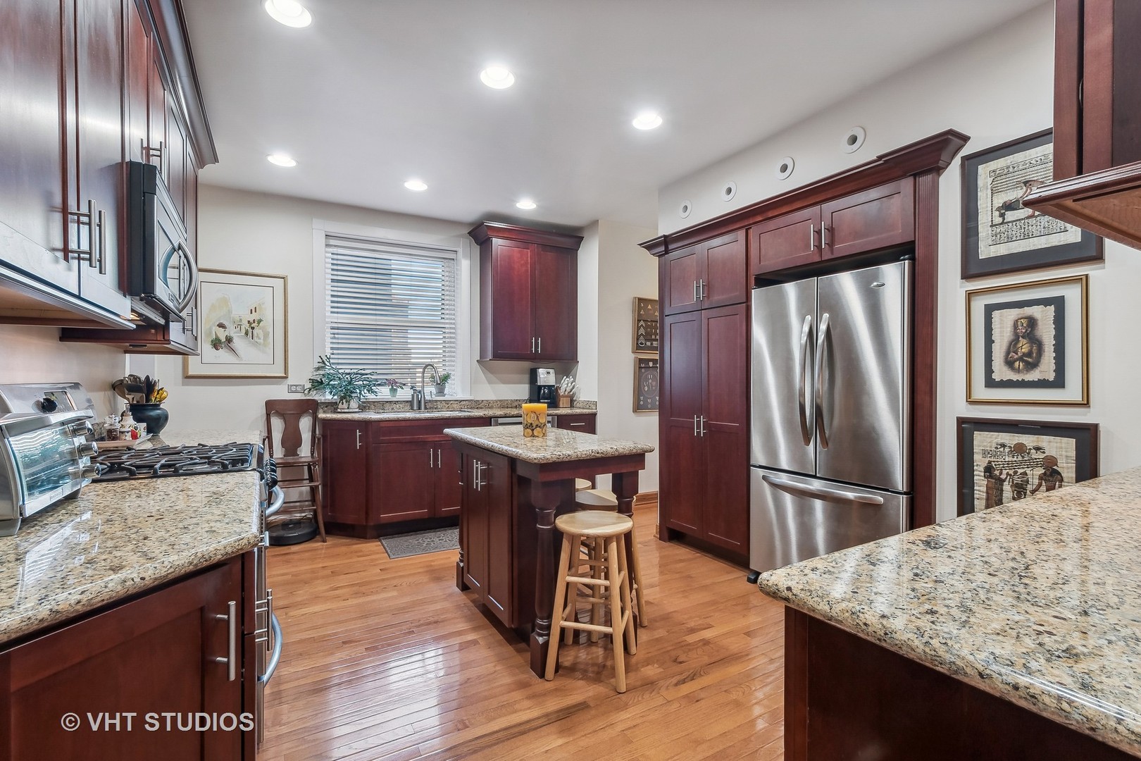668 West Irving Park Road, Unit H3 Chicago, IL 60613 - Photo 8 of 28 Gallery Image 8