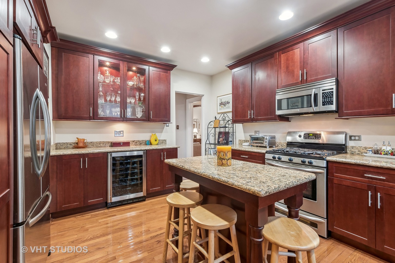 668 West Irving Park Road, Unit H3 Chicago, IL 60613 - Photo 9 of 28 Gallery Image 9