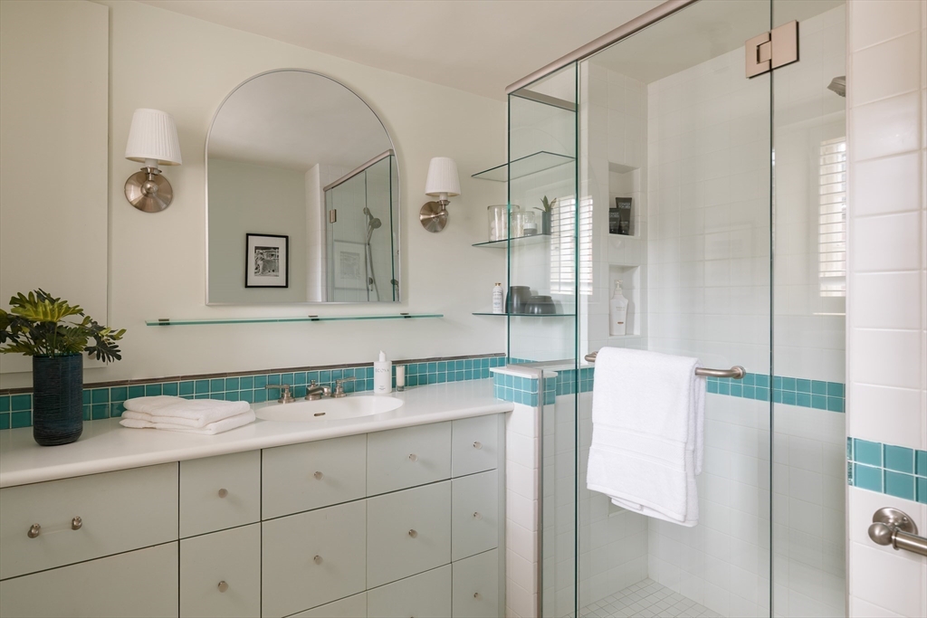 172 Beacon Street, Unit 4 Boston, MA 02116 - Photo 13 of 24