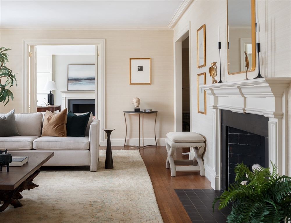 172 Beacon Street, Unit 4 Boston, MA 02116 - Photo 3 of 24