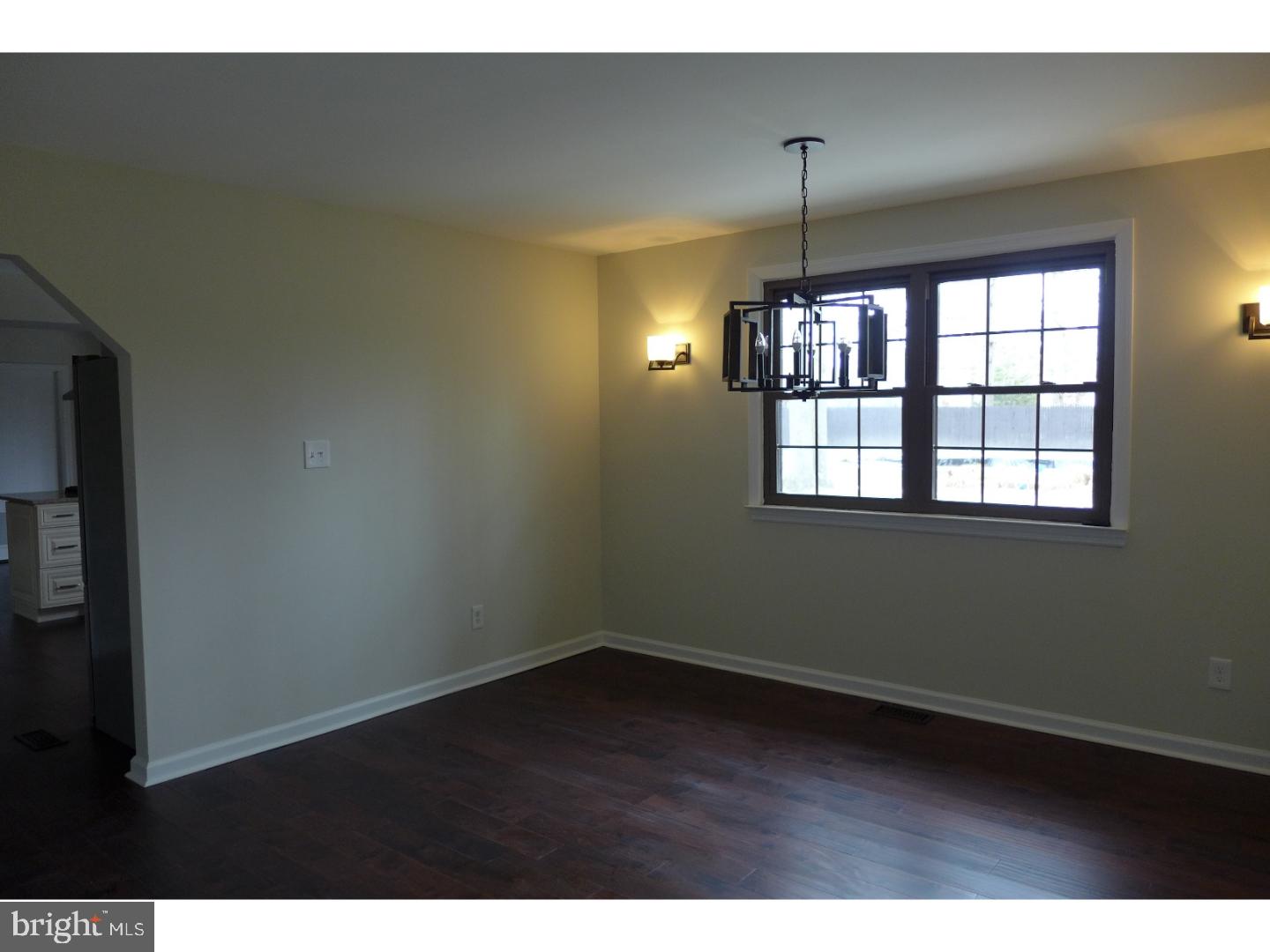6 Virginia Road Glassboro, NJ 08028 - Photo 8 of 22 Living Room