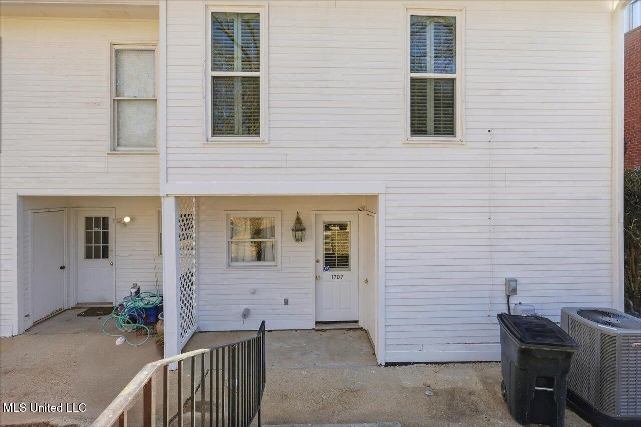 1707 Pine Street Jackson, MS 39202 - Photo 27 of 29 32-1707 Pine St _ Home Tours MS