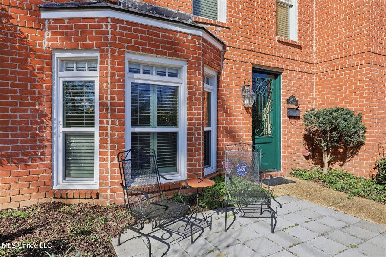 1707 Pine Street Jackson, MS 39202 - Photo 4 of 29 05-1707 Pine St _ Home Tours MS