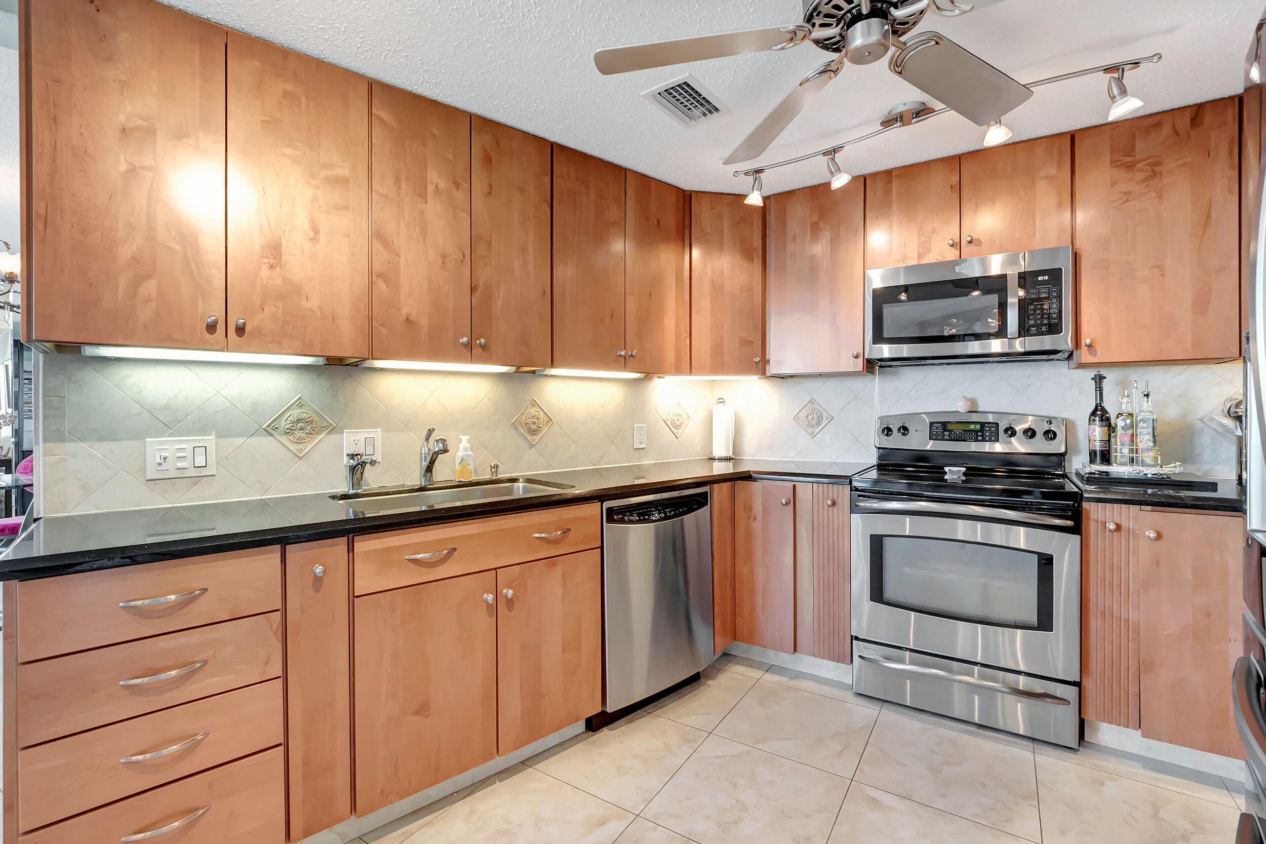 4545 North Ocean Boulevard, Unit 14D Boca Raton, FL 33431 - Photo 25 of 83 17_dsc_4073