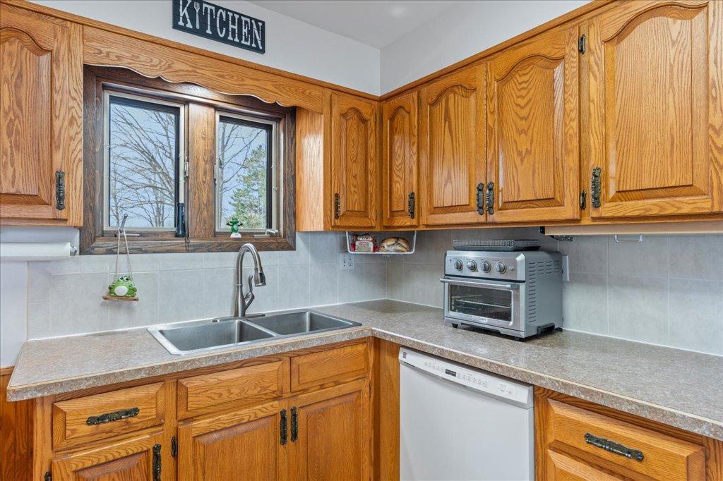 6286 Highland Scenic Road Baxter, MN 56425 - Photo 13 of 60