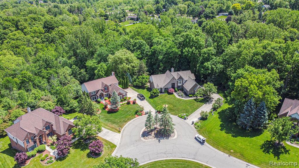 3827 Kaeleaf Road Lake Orion, MI 48360 - Photo 3 of 59