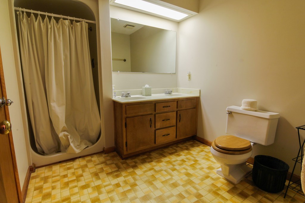 601 Biggers Road Columbus, GA 31904 - Photo 25 of 30 Bathroom 3