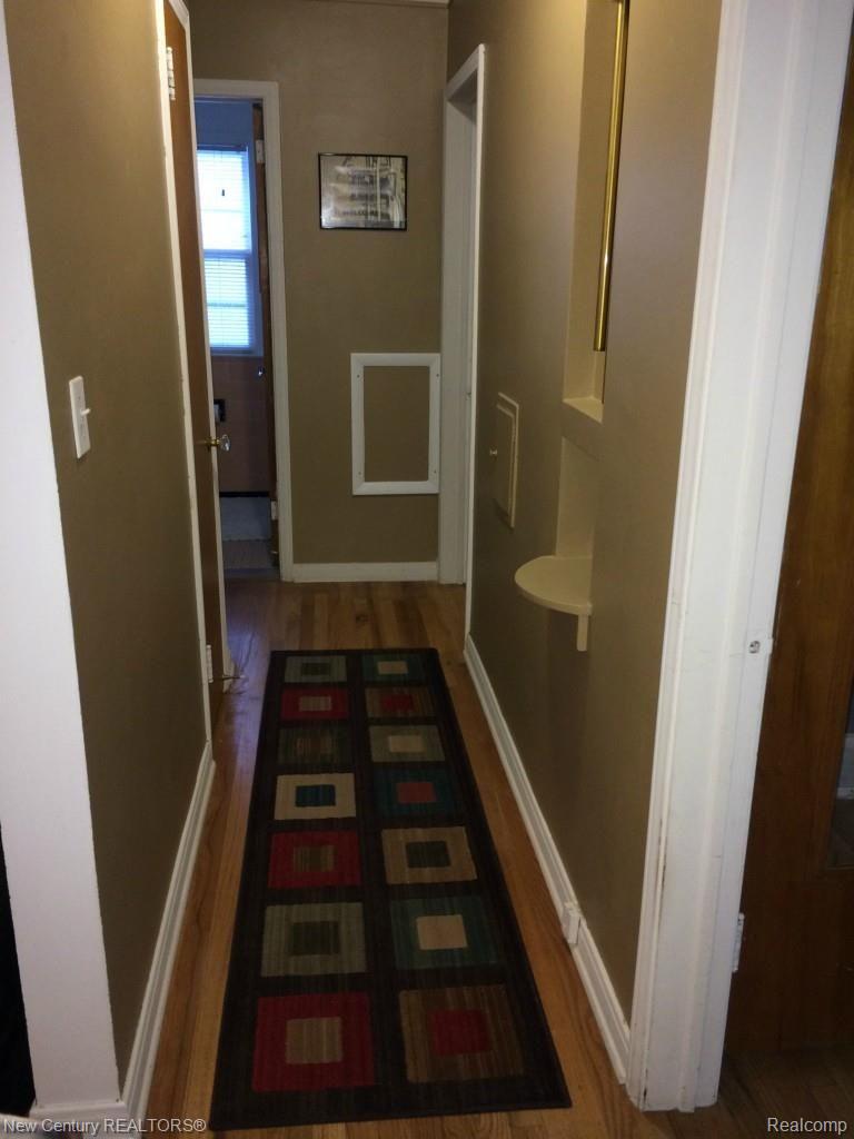 4106 Grandview Road Royal Oak, MI 48073 - Photo 7 of 13 041.jpg