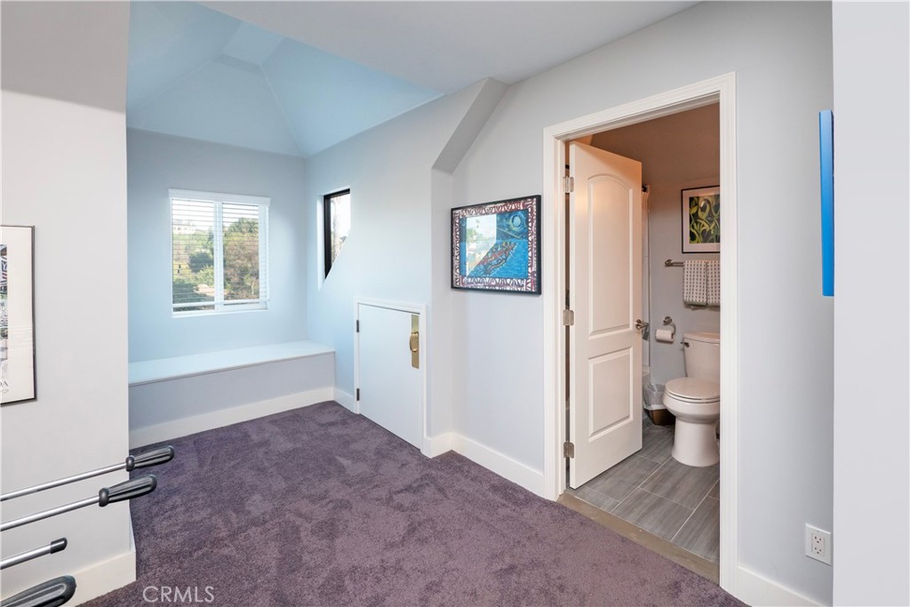 1310 Coronet Drive Riverside, CA 92506 - Photo 40 of 59 Top floor