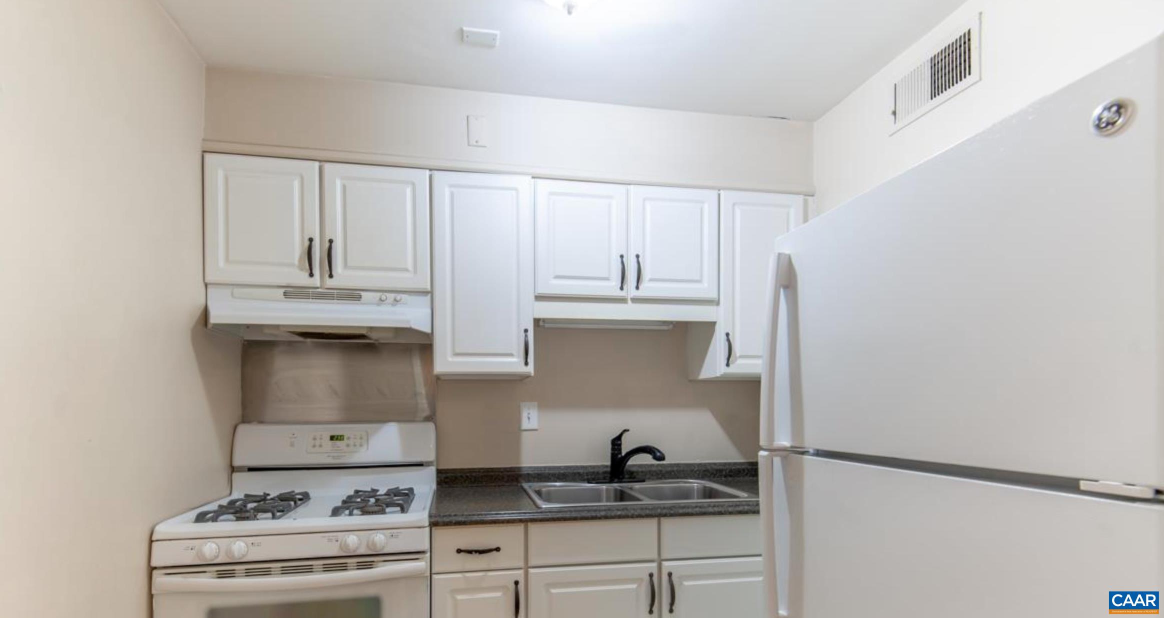 2527 Hydraulic Road, Unit 51 Charlottesville, VA 22901 - Photo 5 of 10 Gallery Image 5