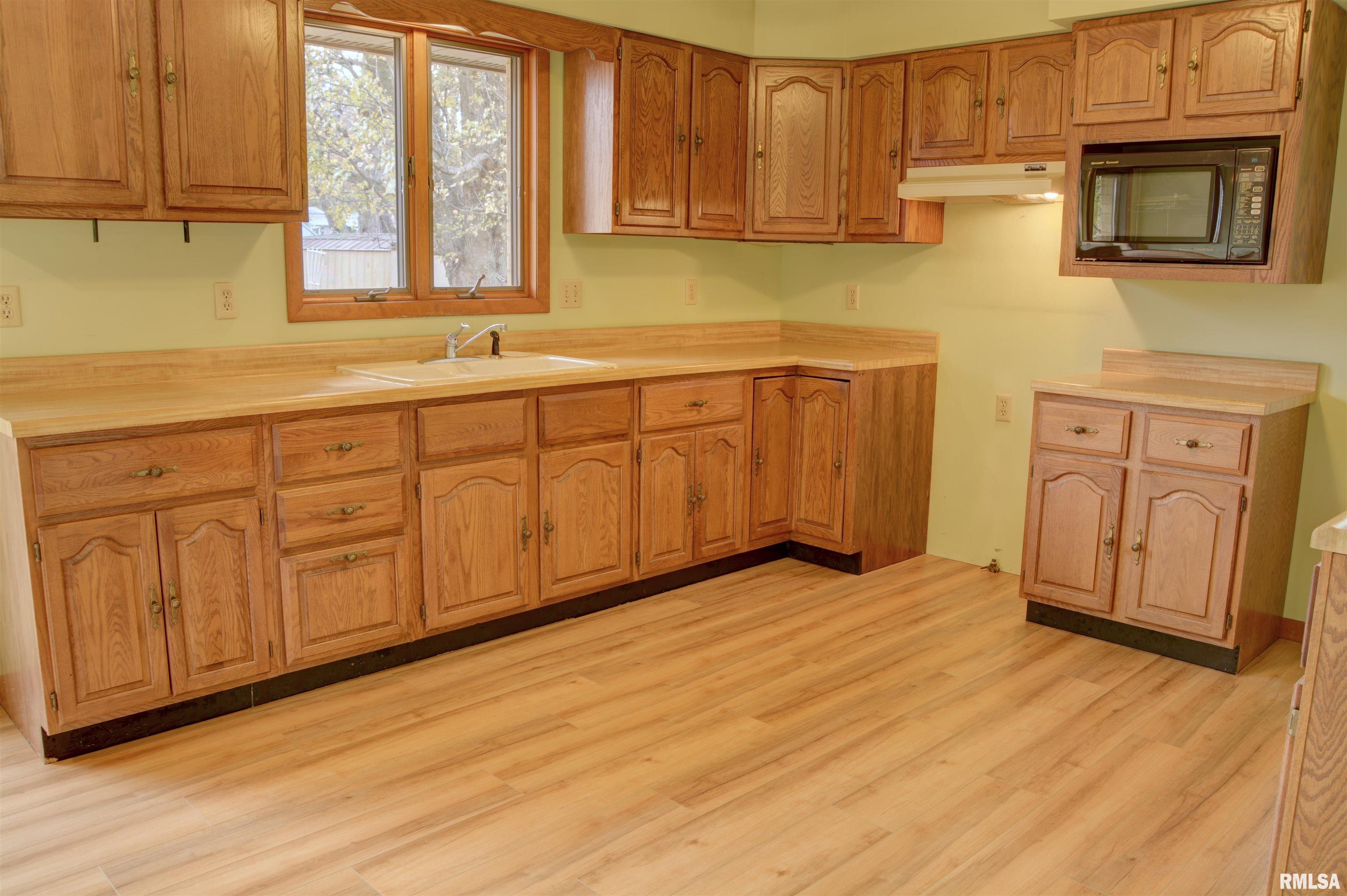 113 Valentine Place Colchester, IL 62326 - Photo 11 of 24