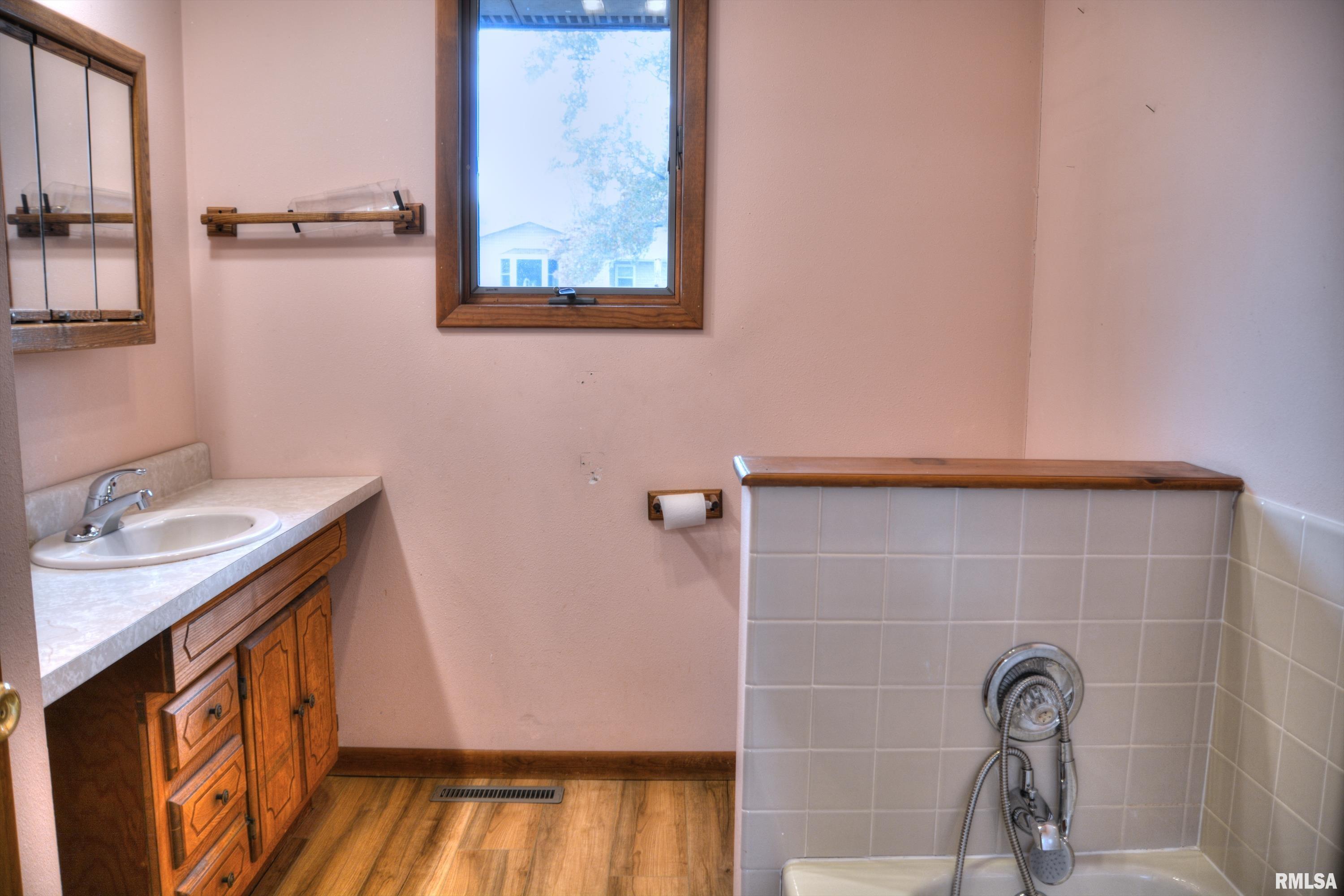 113 Valentine Place Colchester, IL 62326 - Photo 17 of 24