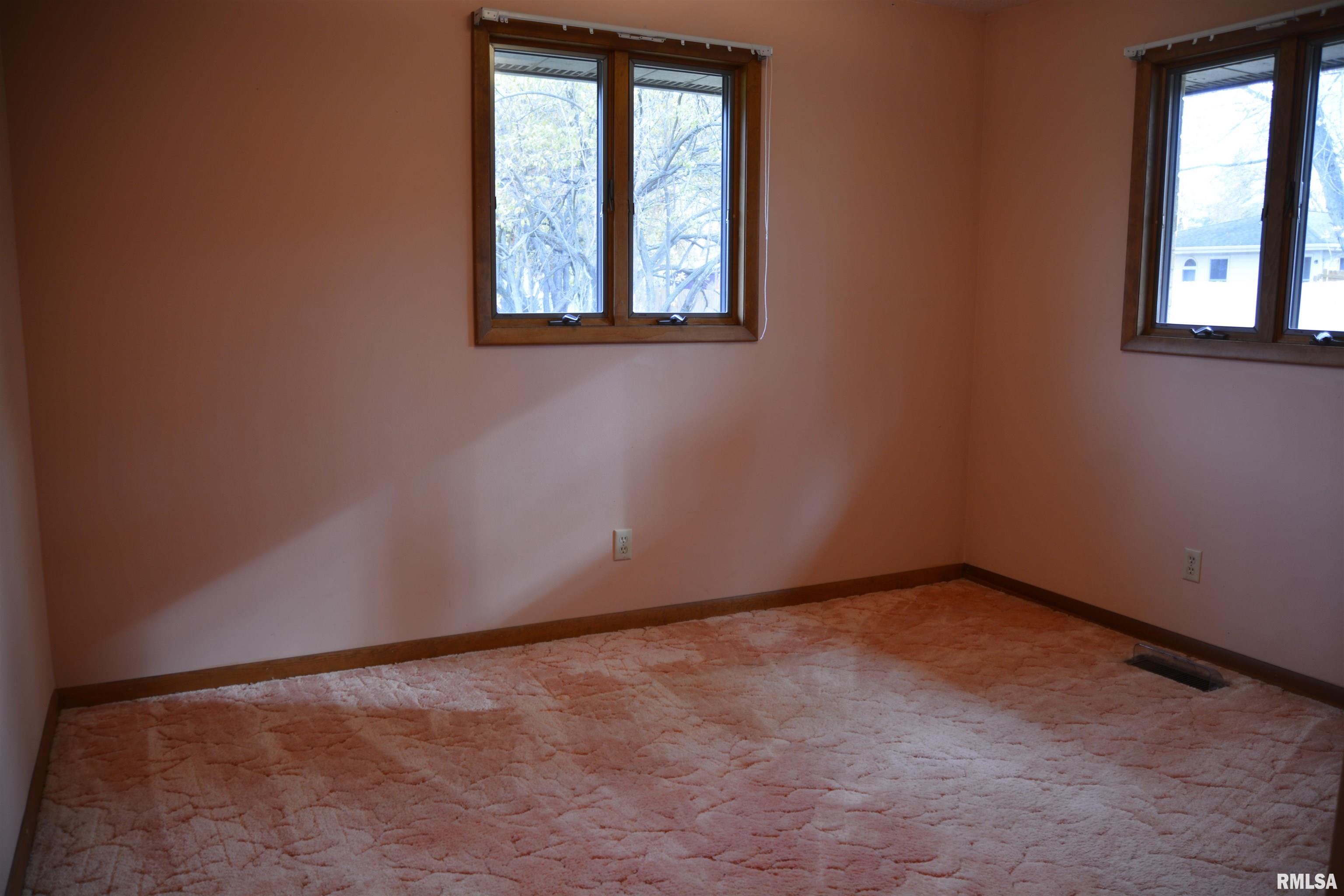 113 Valentine Place Colchester, IL 62326 - Photo 18 of 24