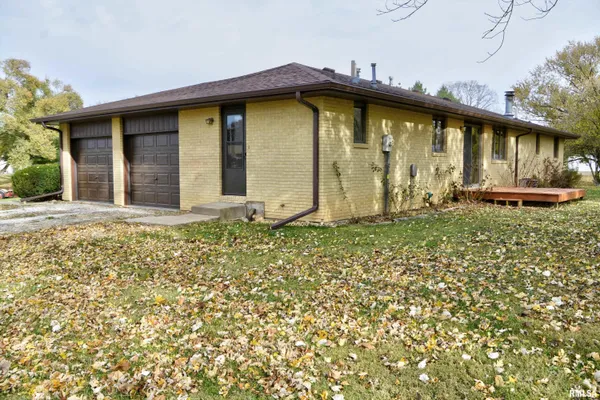 $186,500 | 113 Valentine Place, Colchester, IL 62326