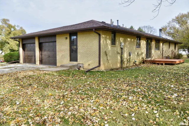 $192,500 | 113 Valentine Place, Colchester, IL 62326
