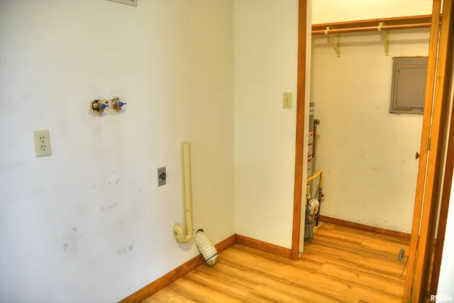 $192,500 | 113 Valentine Place, Colchester, IL 62326