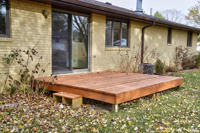 $192,500 | 113 Valentine Place, Colchester, IL 62326