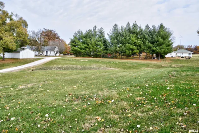 $192,500 | 113 Valentine Place, Colchester, IL 62326