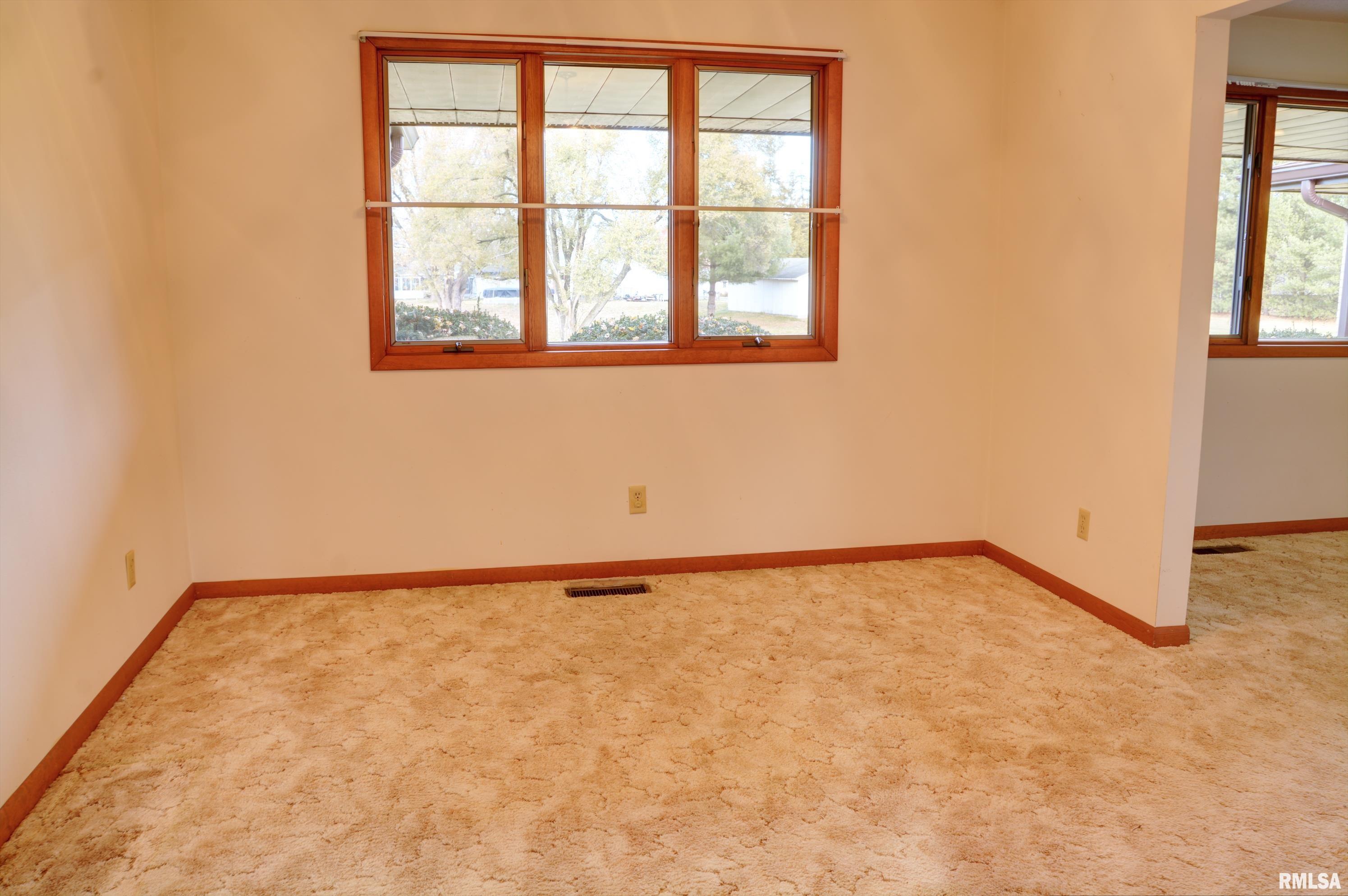 113 Valentine Place Colchester, IL 62326 - Photo 8 of 24