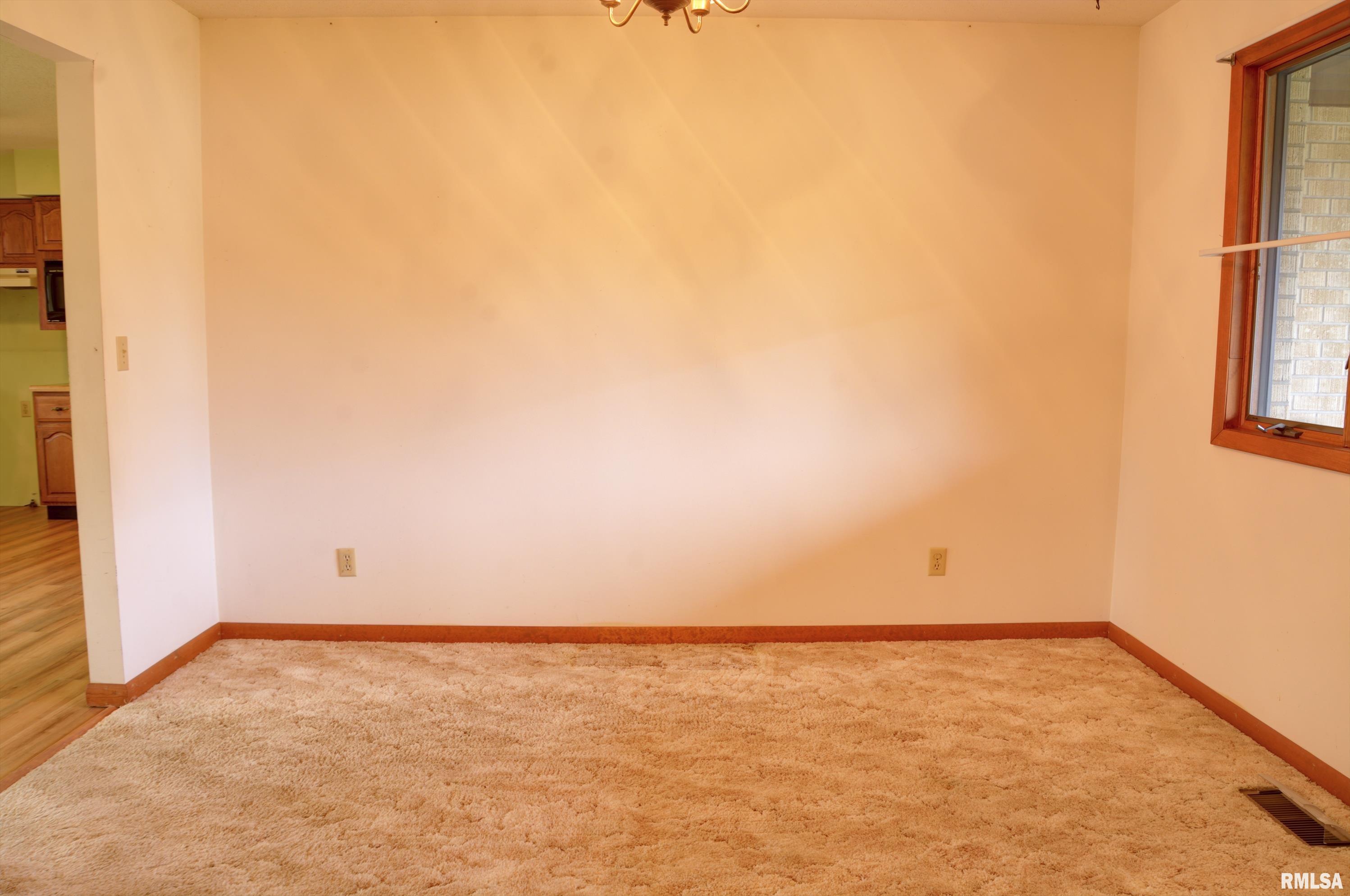 113 Valentine Place Colchester, IL 62326 - Photo 9 of 24