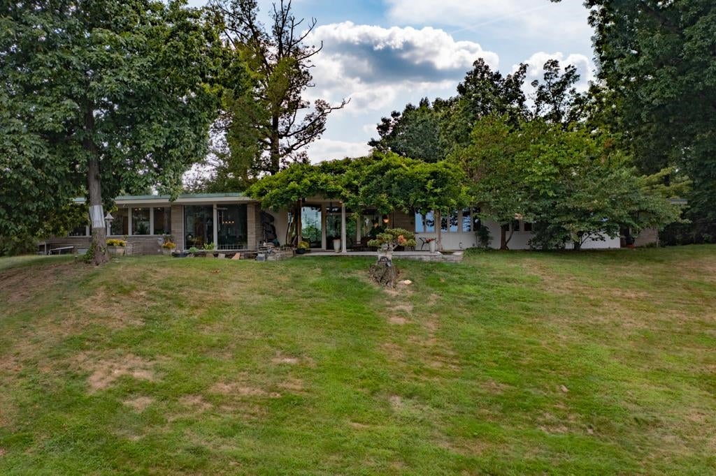 145 Ridgewood Road Huntington, WV 25701 - Photo 1 of 32 Gallery Image 1
