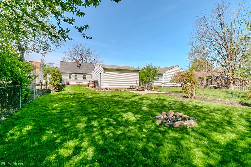 1297 Lander Road Mayfield Heights, OH 44124 - Photo 8 of 32
