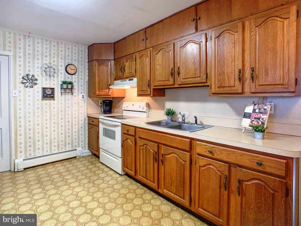 163 Wistar Road Fairless Hills, PA 19030 - Photo 10 of 32 Kitchen