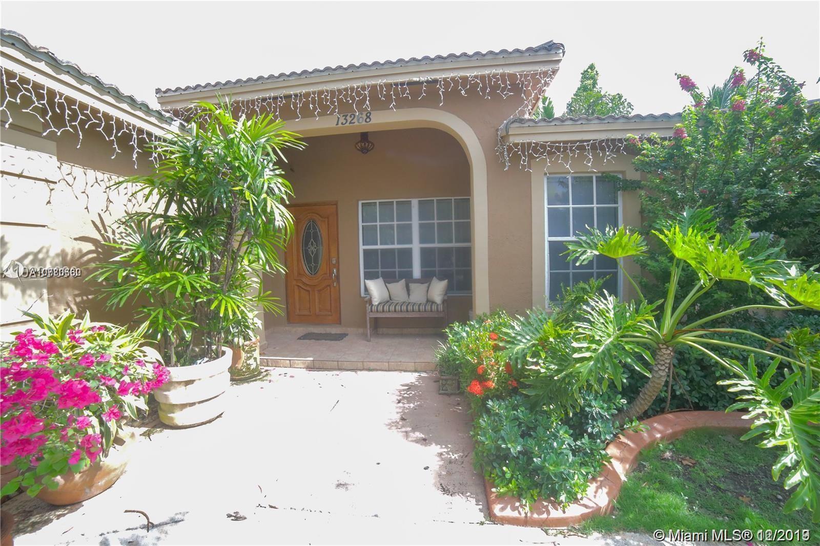 13268 Southwest 277th Terrace Homestead, FL 33032 - Photo 2 of 8