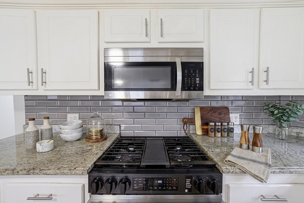 39 Brook Street Mansfield, MA 02048 - Photo 5 of 38