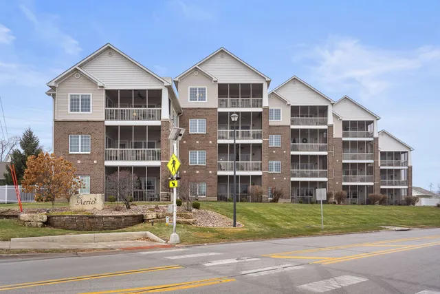 $365,000 | 4036 River Drive, Unit 4036, Moline, IL 61265