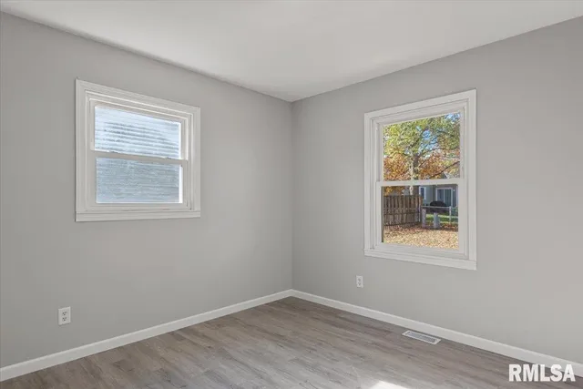 $160,000 | 406 North Iris Drive, Auburn, IL 62615