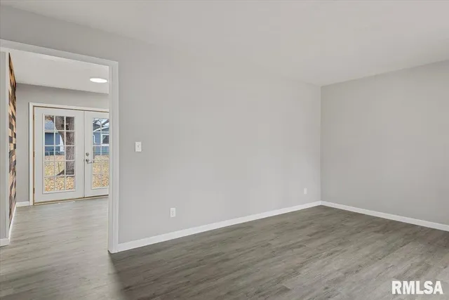 $160,000 | 406 North Iris Drive, Auburn, IL 62615