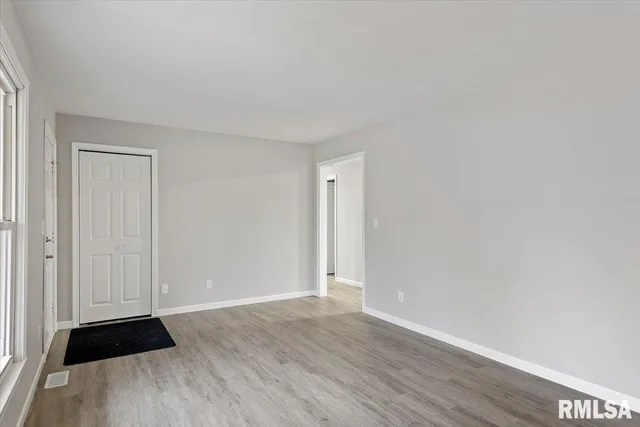 $160,000 | 406 North Iris Drive, Auburn, IL 62615