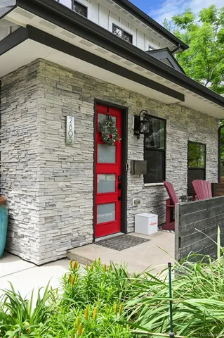 a view of entrance front of the house