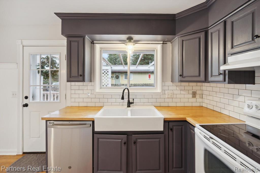 4161 West Allen Road Howell, MI 48855 - Photo 16 of 39