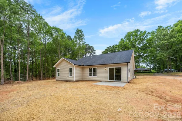 $379,900 | 200 Knollwood Circle, Albemarle, NC 28001