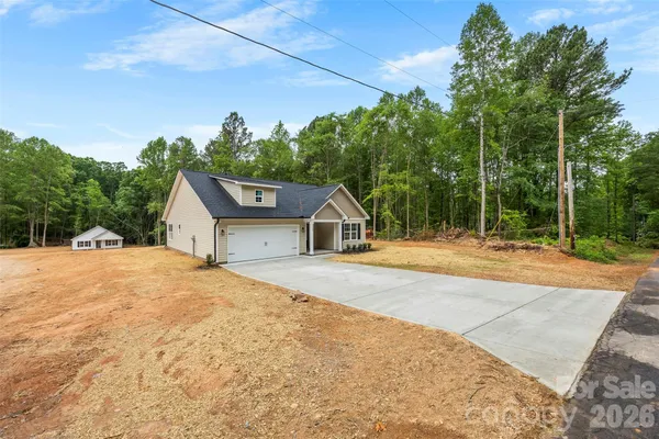 $379,900 | 200 Knollwood Circle, Albemarle, NC 28001