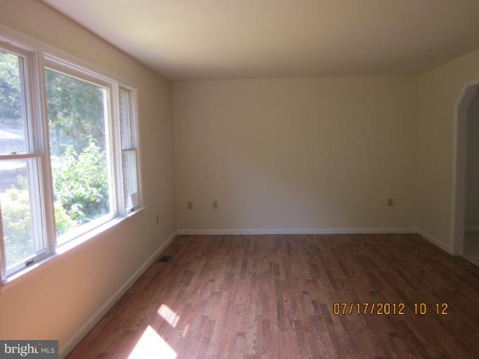 5615 New Cut Road Marbury, MD 20658 - Photo 7 of 30 Living Room