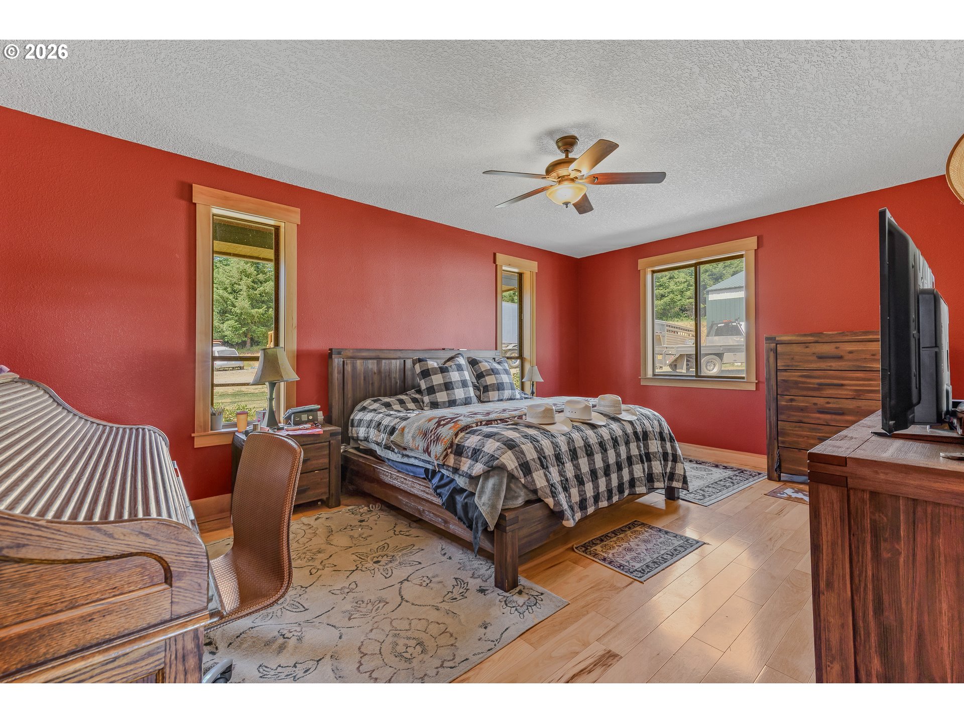 29455 Gregory Road Rainier, OR 97048 - Photo 12 of 48 Primary Bedroom