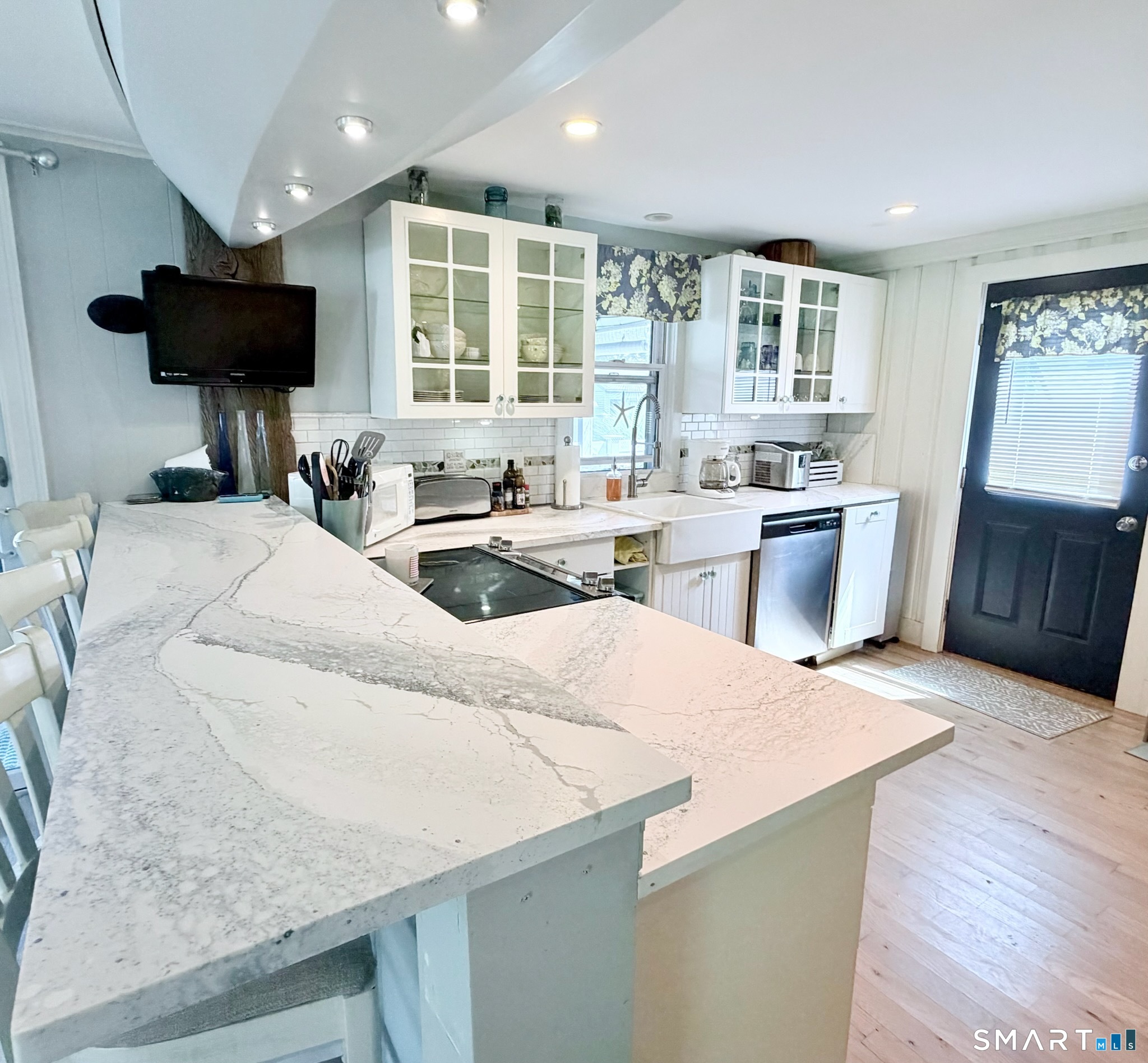4 Elinor Road Old Saybrook, CT 06475 - Photo 3 of 34 Gallery Image 3