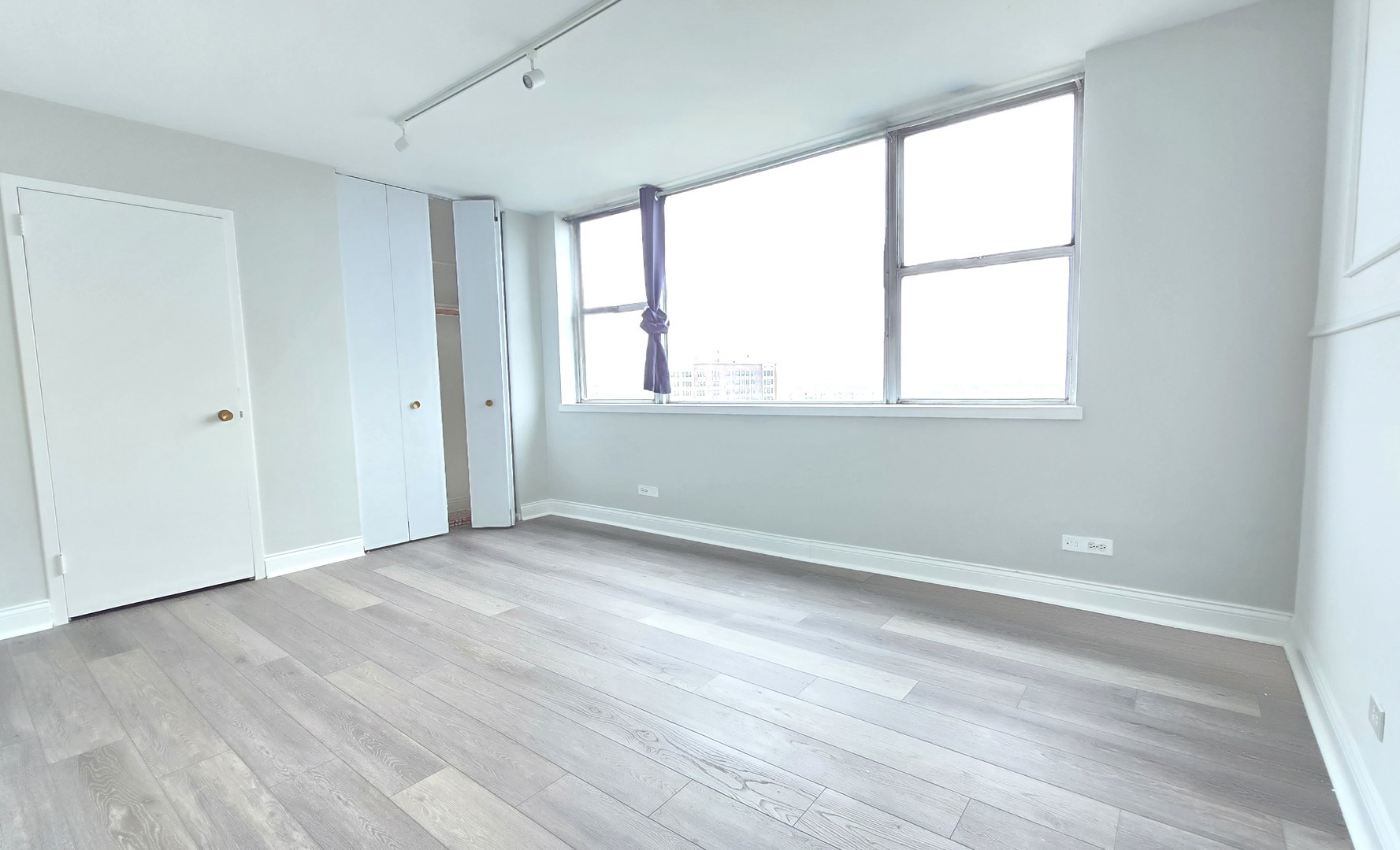 6301 North Sheridan Road, Unit 18B Chicago, IL 60660 - Photo 8 of 18 Gallery Image 8