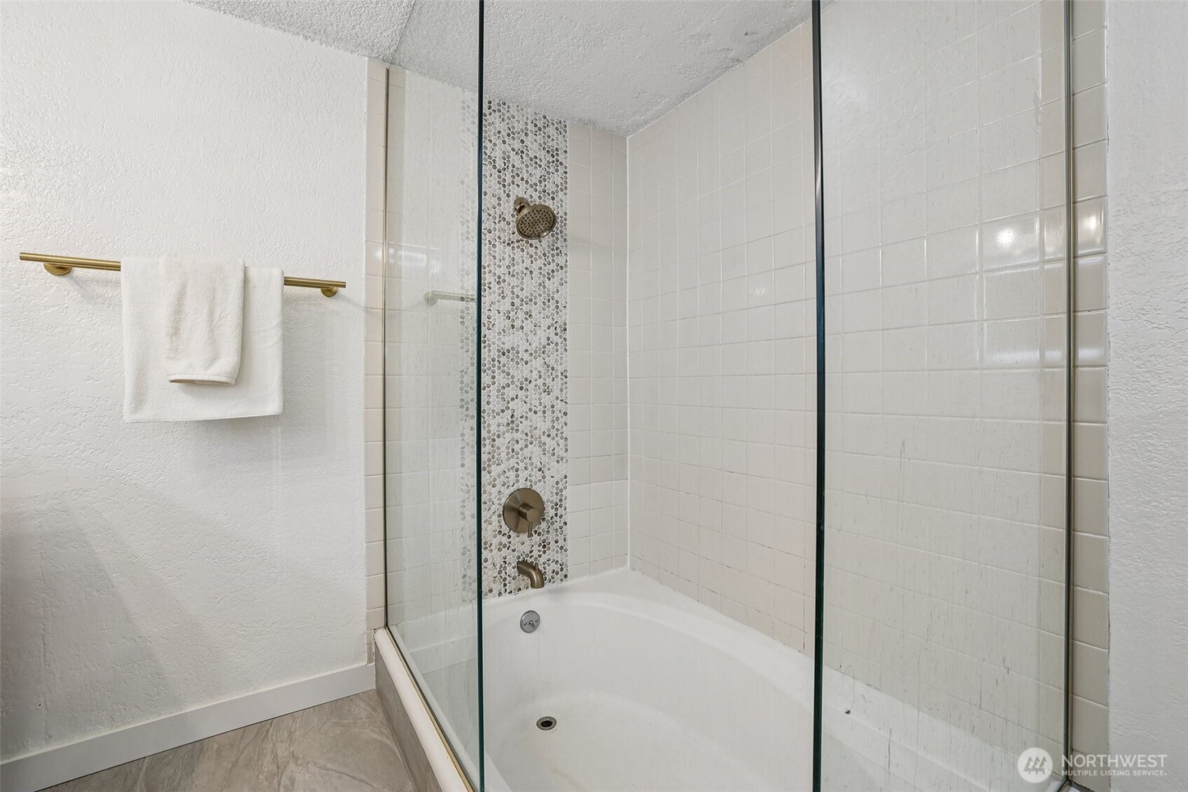 3700 26th Place West, Unit 203 Seattle, WA 98199 - Photo 15 of 38